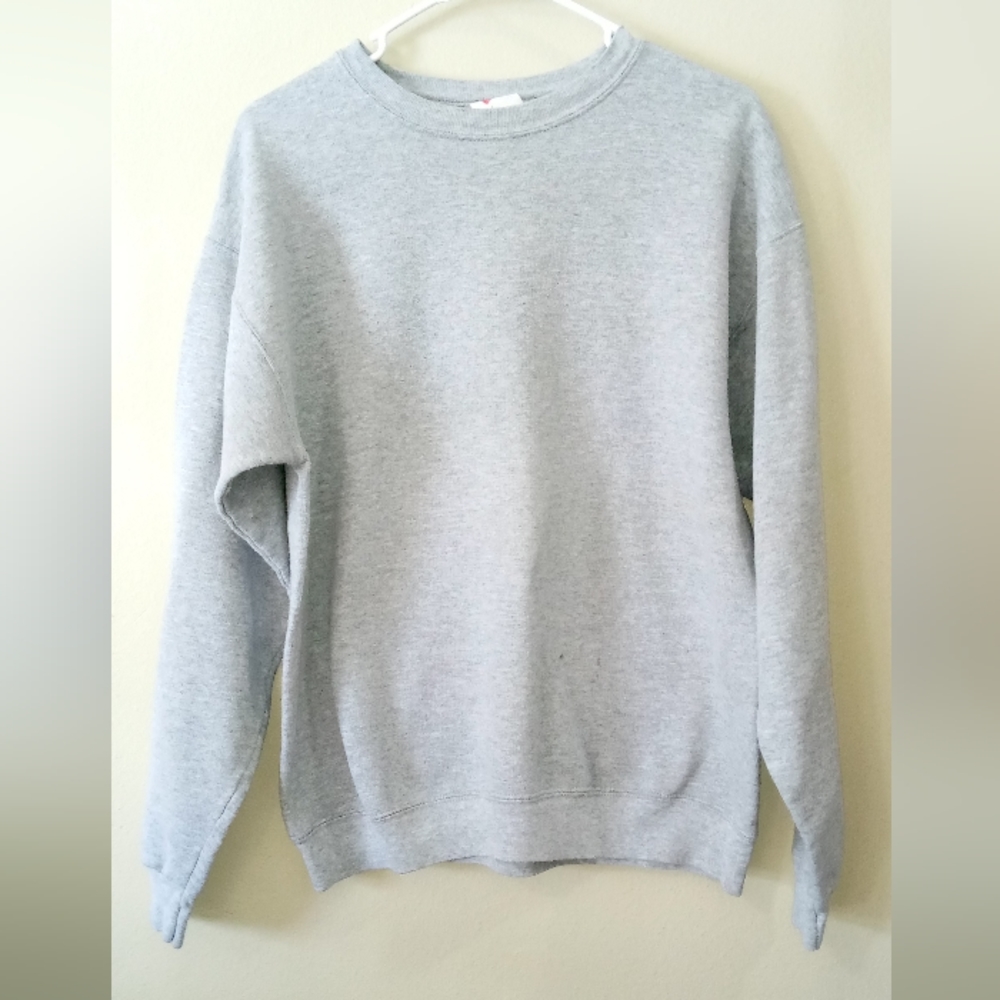 Gray sweatshirt